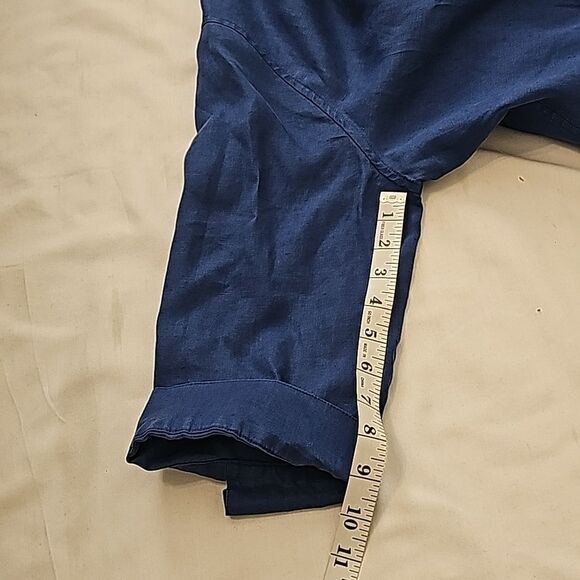 Chicos No-Iron Linen Loop-Back Tunic in blue 2 / Large - Picture 9 of 10